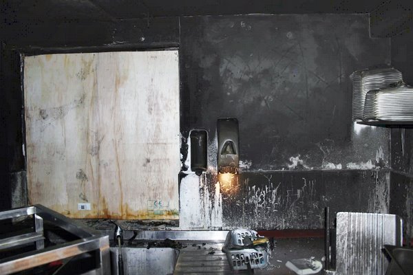 Пожар в деревянном доме, сгорела кухня в каркасном доме