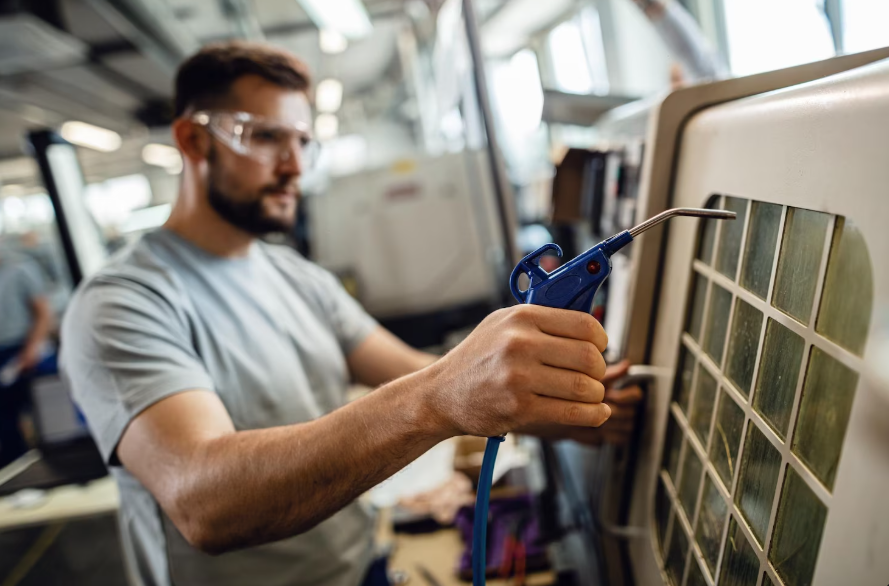 Почему регулярное обслуживание кондиционеров продлевает срок их службы